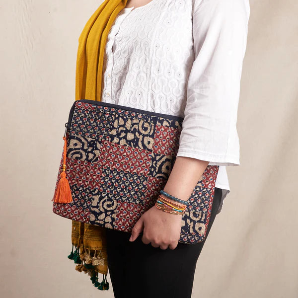 Laptop Sleeve- Landscape Sujha Maroon