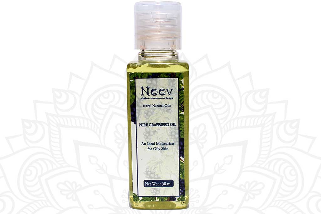 Pure Grapeseed Oil An Ideal Moisturizer for Oily Skin
